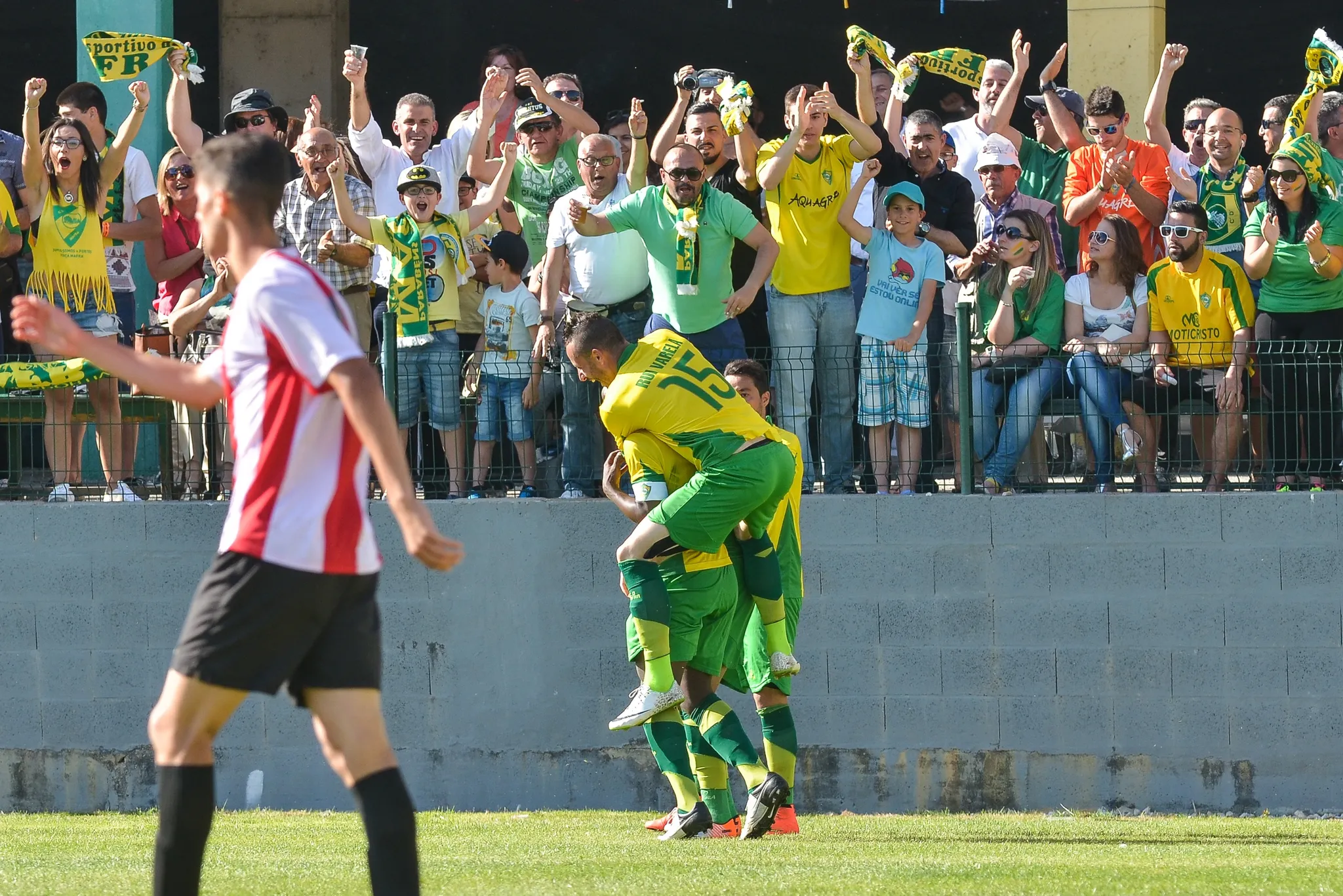 CD Mafra celebrate promotion, Portugal 2015, image 9 of 66