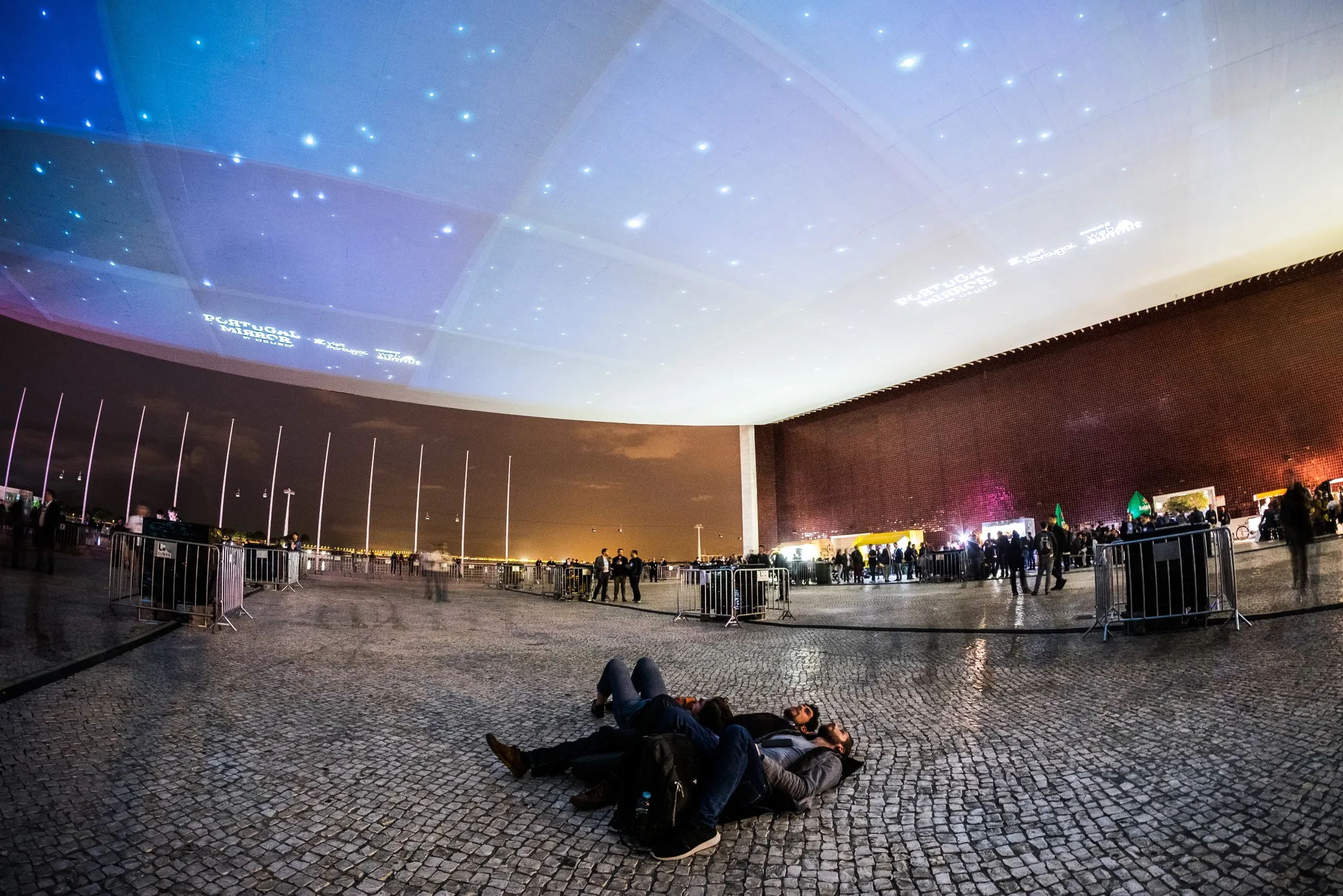 Web Summit, projeções na pala do Pavilhão de Portugal, Lisboa 2016, imagem 30 de 54