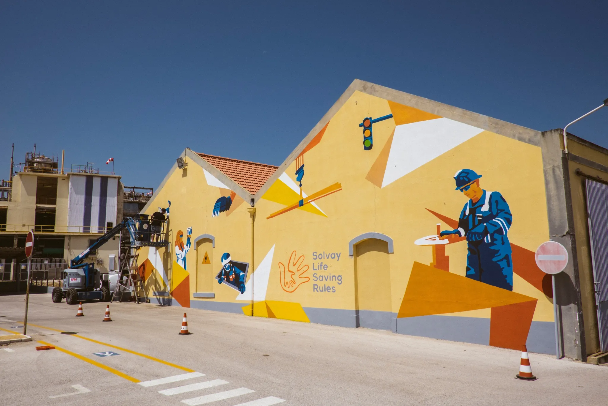 A mural by the artist Tiago Lobo Pimentel, Vila Franca de Xira, Portugal 2015, image 12 of 40